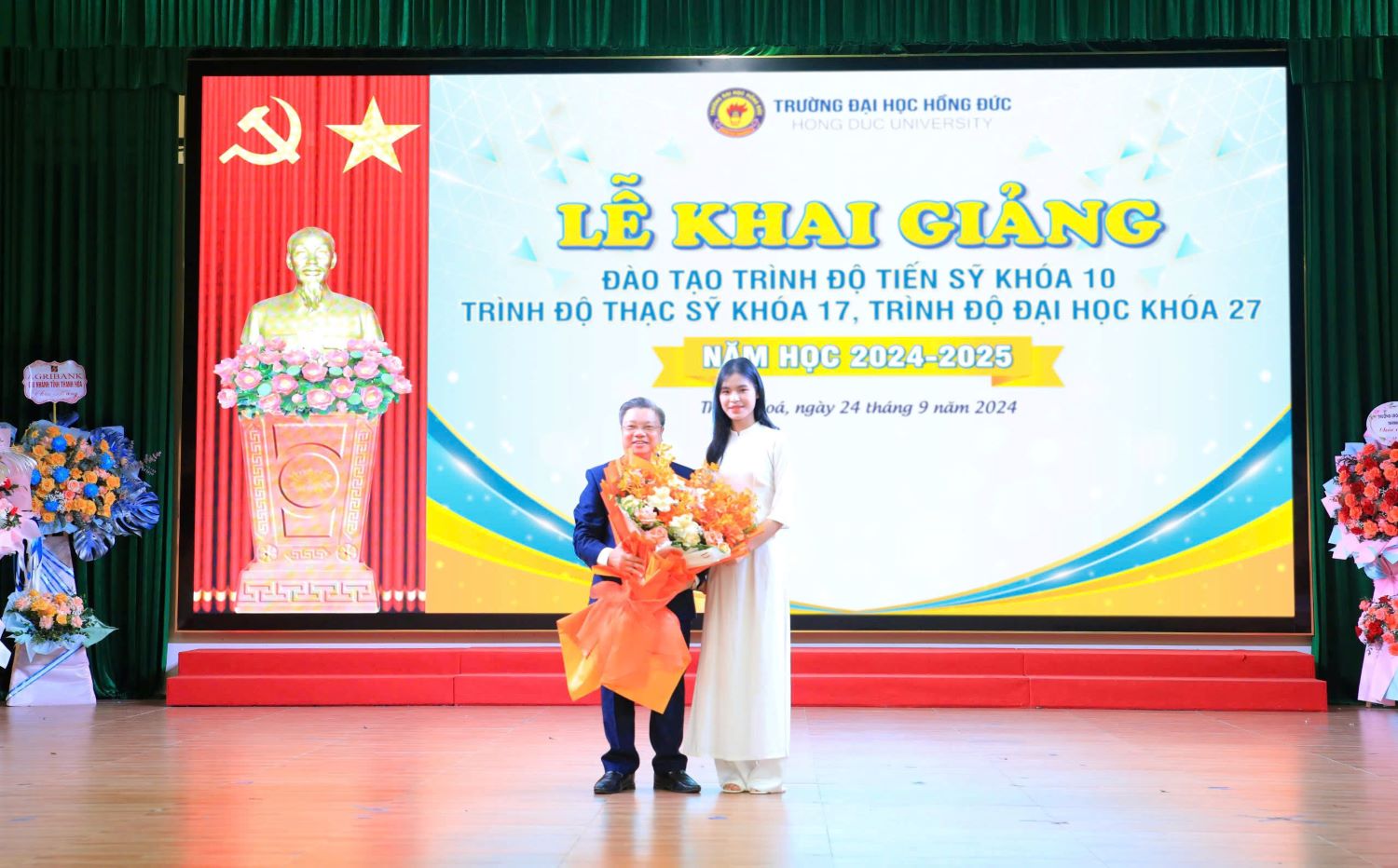 Trường Đại học Hồng Đức tổ chức lễ khai giảng đào tạo trình độ tiến sỹ khóa 10, trình độ thạc sỹ khóa 17, trình độ đại học khóa 27